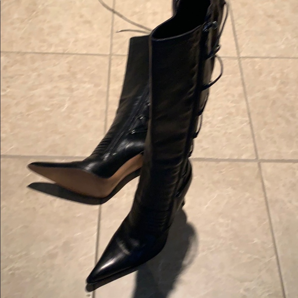 Sexy leather boots - Picture 3 of 6